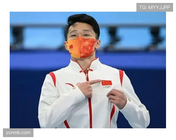 任子威训练完直接啃鸡腿，这自律和干饭的反差谁懂啊
